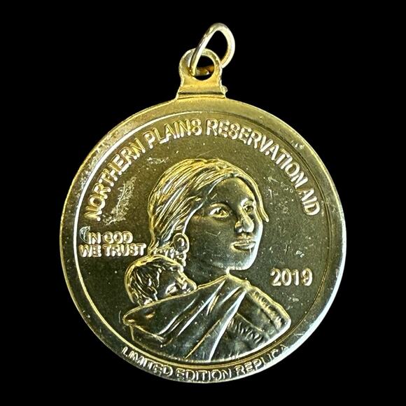 Vintage Replica Sacagawea Dollar Pendant Gold Tone - Picture 1 of 6